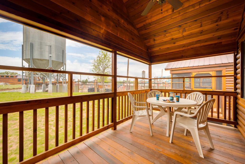 Rustic Creek Ranch Resort At North Jellystone Park Burleson Dış mekan fotoğraf
