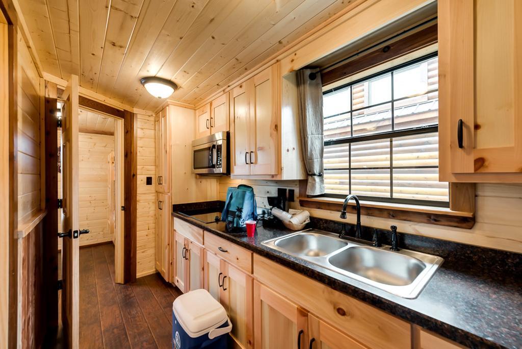 Rustic Creek Ranch Resort At North Jellystone Park Burleson Dış mekan fotoğraf
