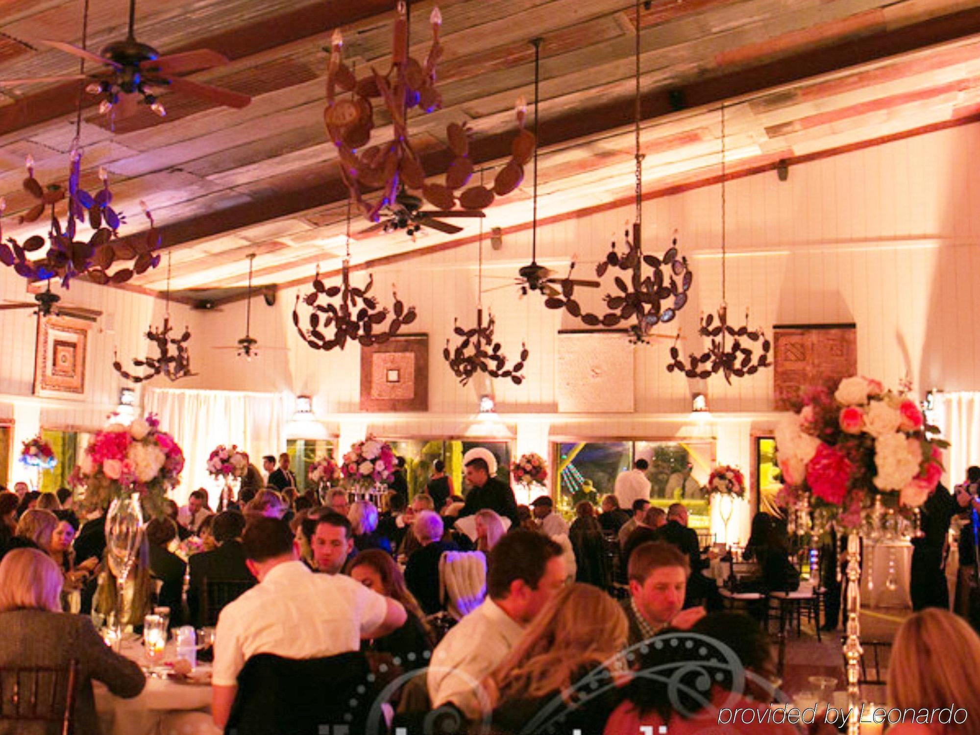 Rustic Creek Ranch Resort At North Jellystone Park Burleson Dış mekan fotoğraf