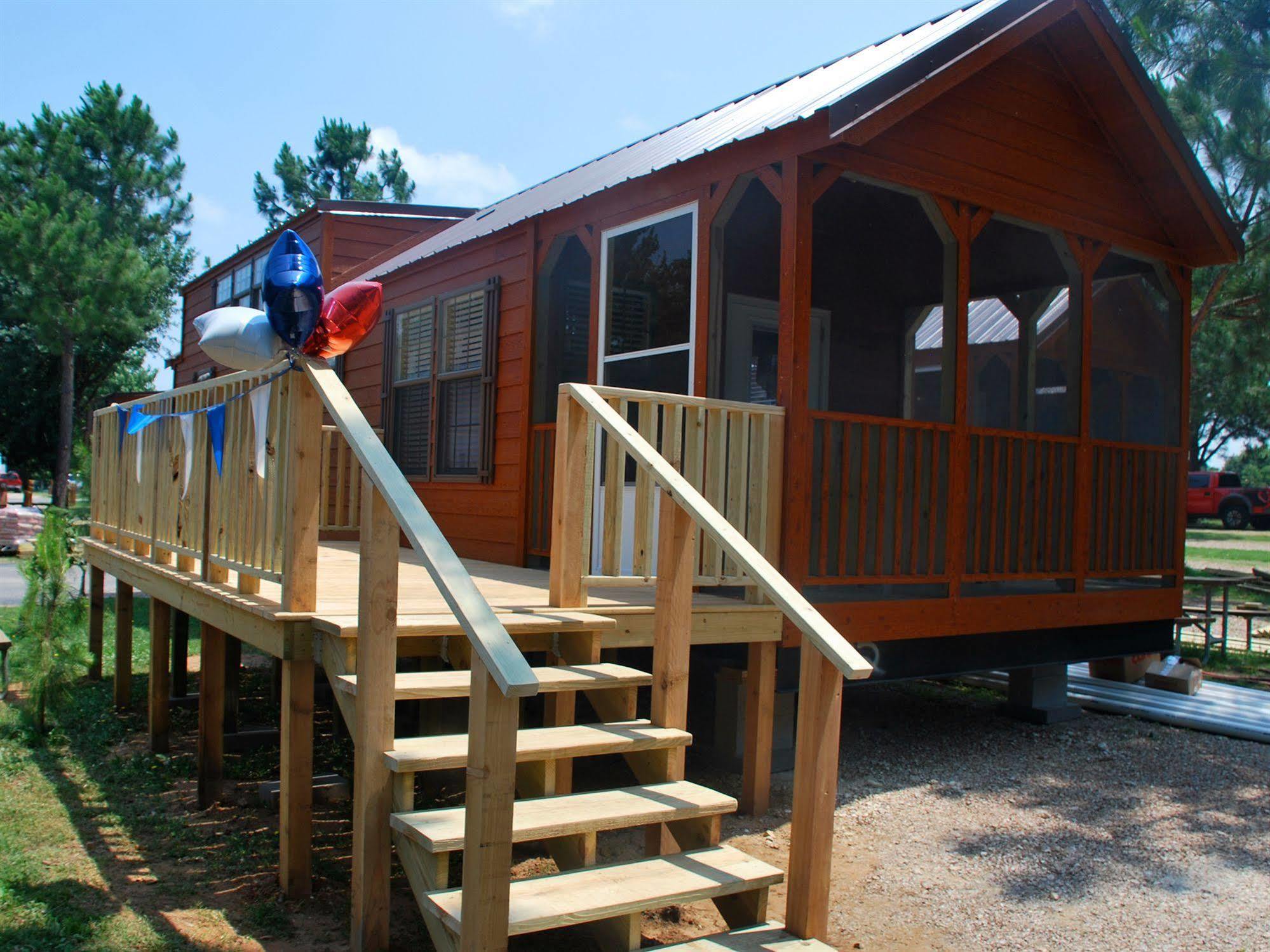 Rustic Creek Ranch Resort At North Jellystone Park Burleson Dış mekan fotoğraf